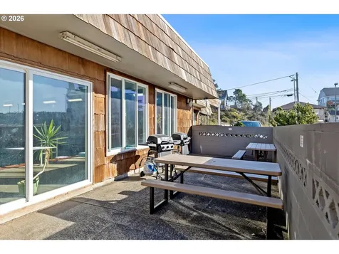 145 NW Inlet Avenue Lincoln City OR 97367