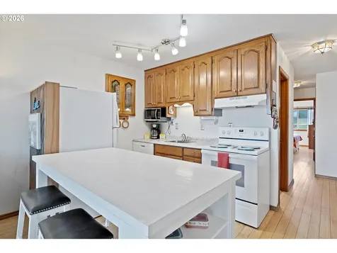145 NW Inlet Avenue Lincoln City OR 97367