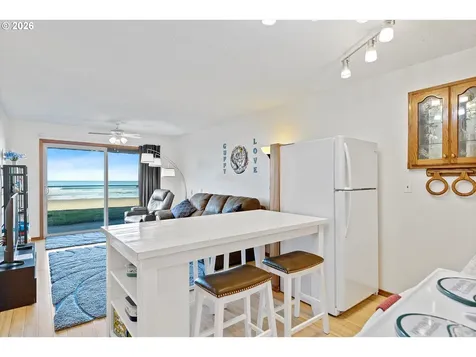 145 NW Inlet Avenue Lincoln City OR 97367