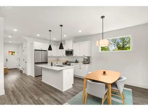 939 SE Roberts Avenue Gresham OR 97080