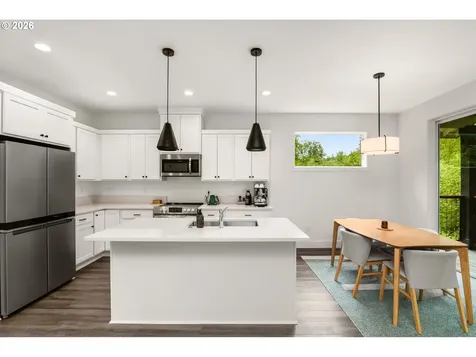 939 SE Roberts Avenue Gresham OR 97080