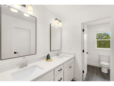 939 SE Roberts Avenue Gresham OR 97080