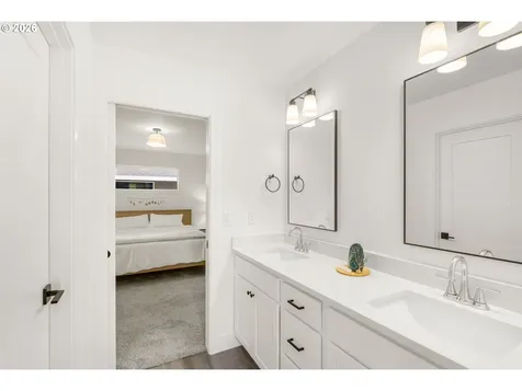 939 SE Roberts Avenue Gresham OR 97080