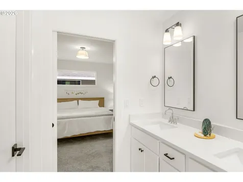 939 SE Roberts Avenue Gresham OR 97080