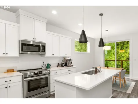 939 SE Roberts Avenue Gresham OR 97080