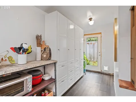 9342 N Saint Johns Avenue Portland OR 97203