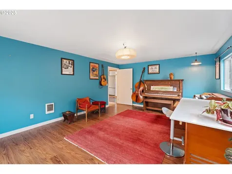 9342 N Saint Johns Avenue Portland OR 97203