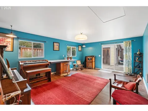 9342 N Saint Johns Avenue Portland OR 97203