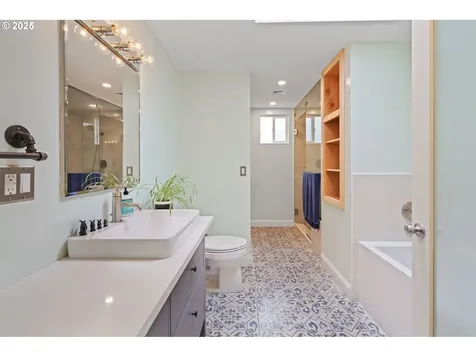 9342 N Saint Johns Avenue Portland OR 97203