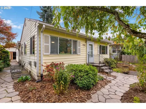 9342 N Saint Johns Avenue Portland OR 97203