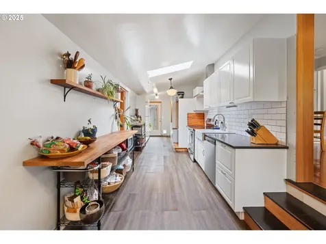 9342 N Saint Johns Avenue Portland OR 97203