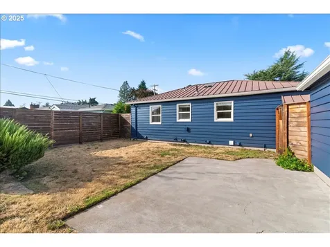 1814 NE Bryant Street Portland OR 97211