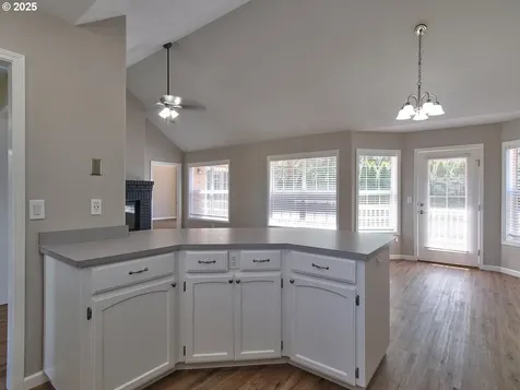 1688 NE Coburn Drive Mcminnville OR 97128