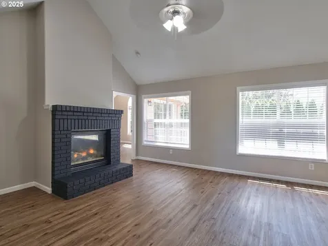 1688 NE Coburn Drive Mcminnville OR 97128