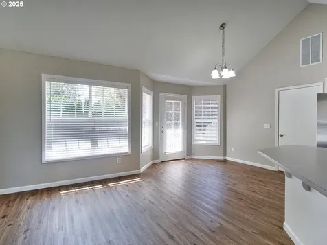 1688 NE Coburn Drive Mcminnville OR 97128