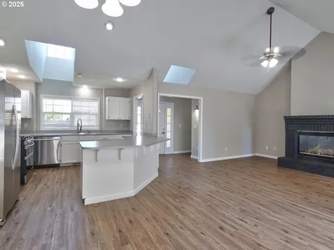 1688 NE Coburn Drive Mcminnville OR 97128