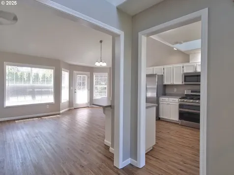 1688 NE Coburn Drive Mcminnville OR 97128