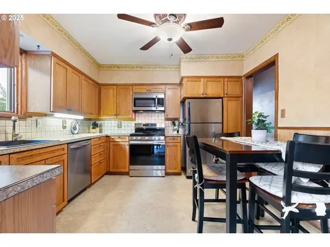 1943 SE 22nd Avenue Portland OR 97214