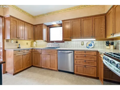 1943 SE 22nd Avenue Portland OR 97214