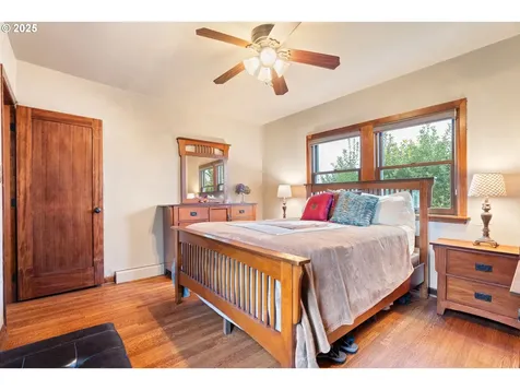 1943 SE 22nd Avenue Portland OR 97214
