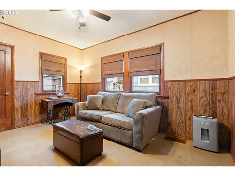 1943 SE 22nd Avenue Portland OR 97214