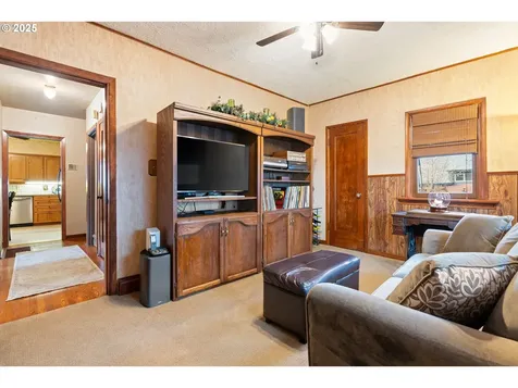 1943 SE 22nd Avenue Portland OR 97214