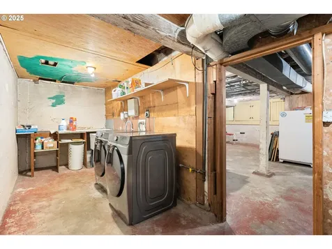 1943 SE 22nd Avenue Portland OR 97214