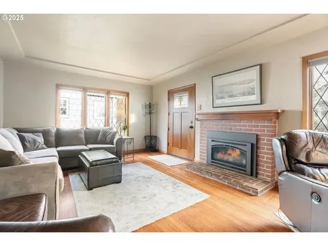 1943 SE 22nd Avenue Portland OR 97214