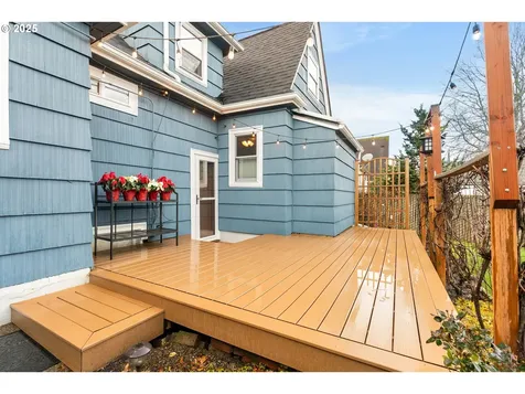 1943 SE 22nd Avenue Portland OR 97214
