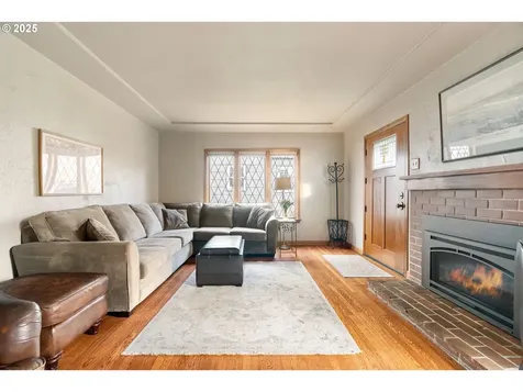 1943 SE 22nd Avenue Portland OR 97214
