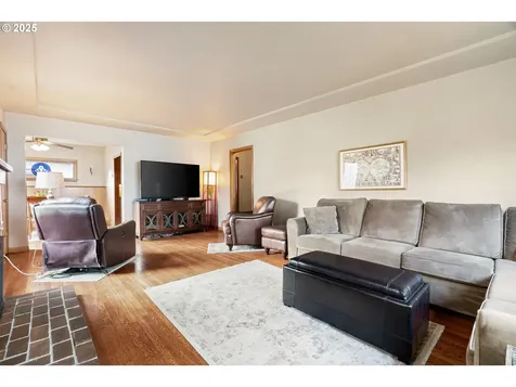 1943 SE 22nd Avenue Portland OR 97214