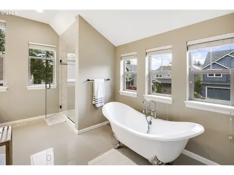 8235 SW 47th Avenue Portland OR 97219