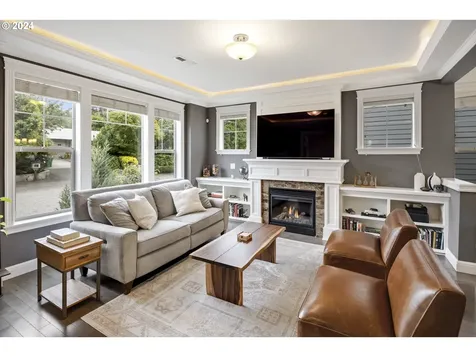 8235 SW 47th Avenue Portland OR 97219