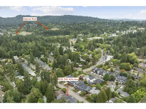 8235 SW 47th Avenue Portland OR 97219
