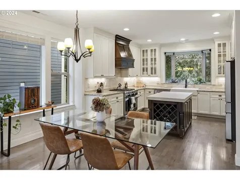 8235 SW 47th Avenue Portland OR 97219