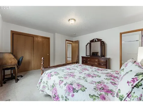 13826 SE Boise Court Portland OR 97236