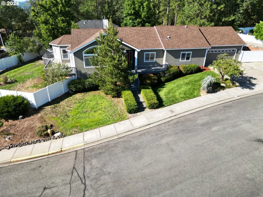 212 Wagon Wheel Drive Grants Pass OR 97527