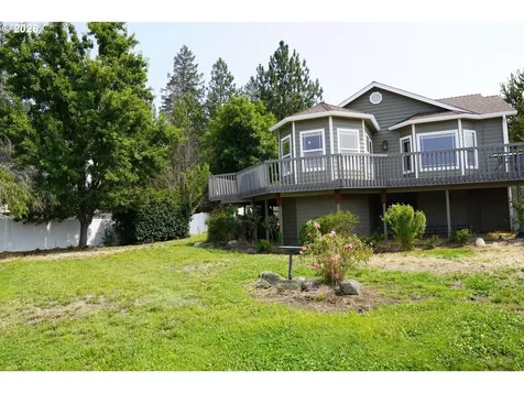 212 Wagon Wheel Drive Grants Pass OR 97527