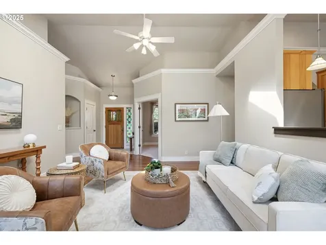 4469 Calumet Way Eugene OR 97404