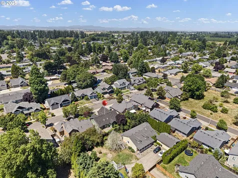4469 Calumet Way Eugene OR 97404