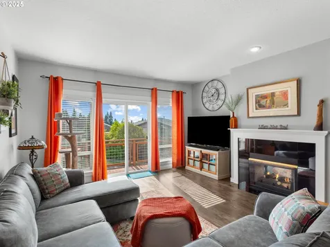 943 W Y Street Washougal WA 98671