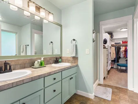 943 W Y Street Washougal WA 98671