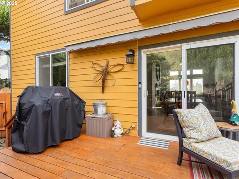 943 W Y Street Washougal WA 98671