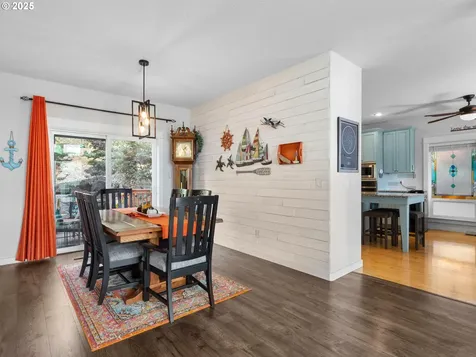 943 W Y Street Washougal WA 98671