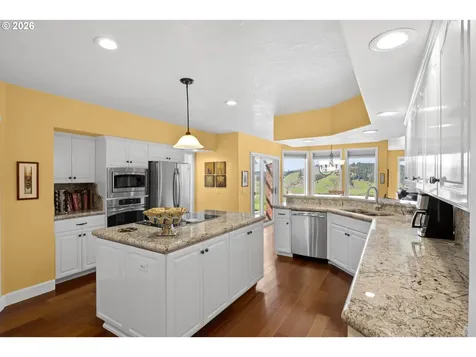 1791 Scotts Valley Road Yoncalla OR 97499