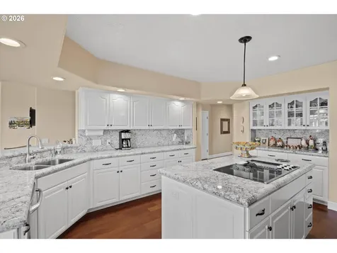 1791 Scotts Valley Road Yoncalla OR 97499