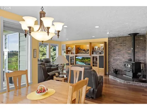 1791 Scotts Valley Road Yoncalla OR 97499