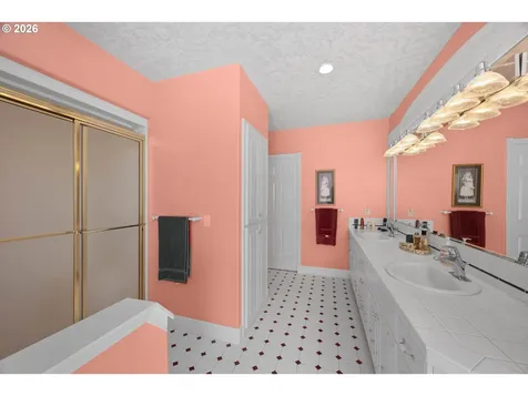 1791 Scotts Valley Road Yoncalla OR 97499