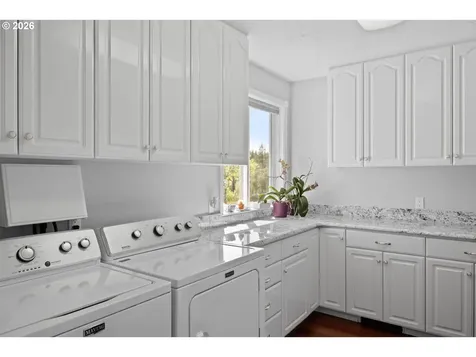 1791 Scotts Valley Road Yoncalla OR 97499