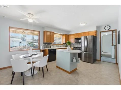 14205 NE Fremont Court Portland OR 97230